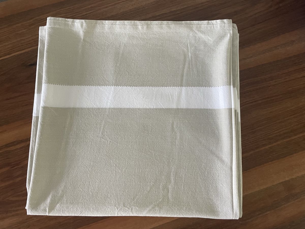 Sonstige Tischwäsche: 2 Tischdecken beige/weiss ca178 x 178 cm quadratisch – Gebraucht aus Gockhausen von AnneT07