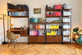 Bücherregal und Büro im Midcentury Design