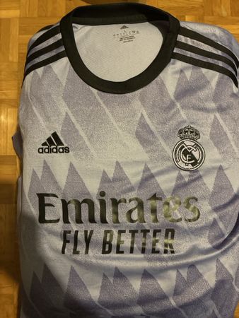 Maillot de football Real Madrid 2014/15 taille L neuf
