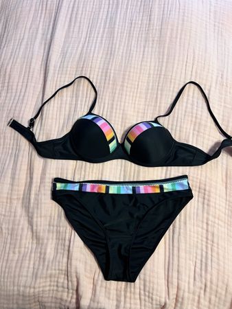 Bikini schwarz bunt gestreift Grösse XL ( 42/44)neuwertig