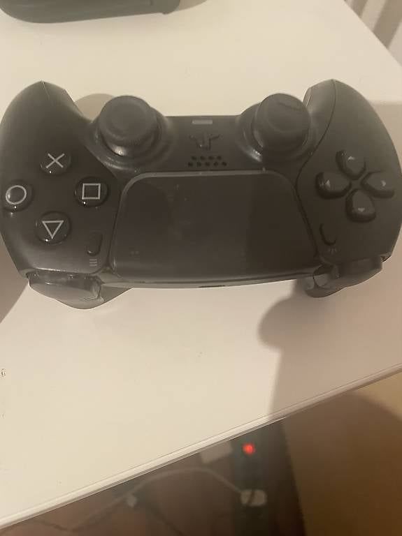 Sony Controller: Zwei Sony PS5 DualSense Controller gebraucht Zustand – Usato da Einsiedeln venduto da luc_z77z 2