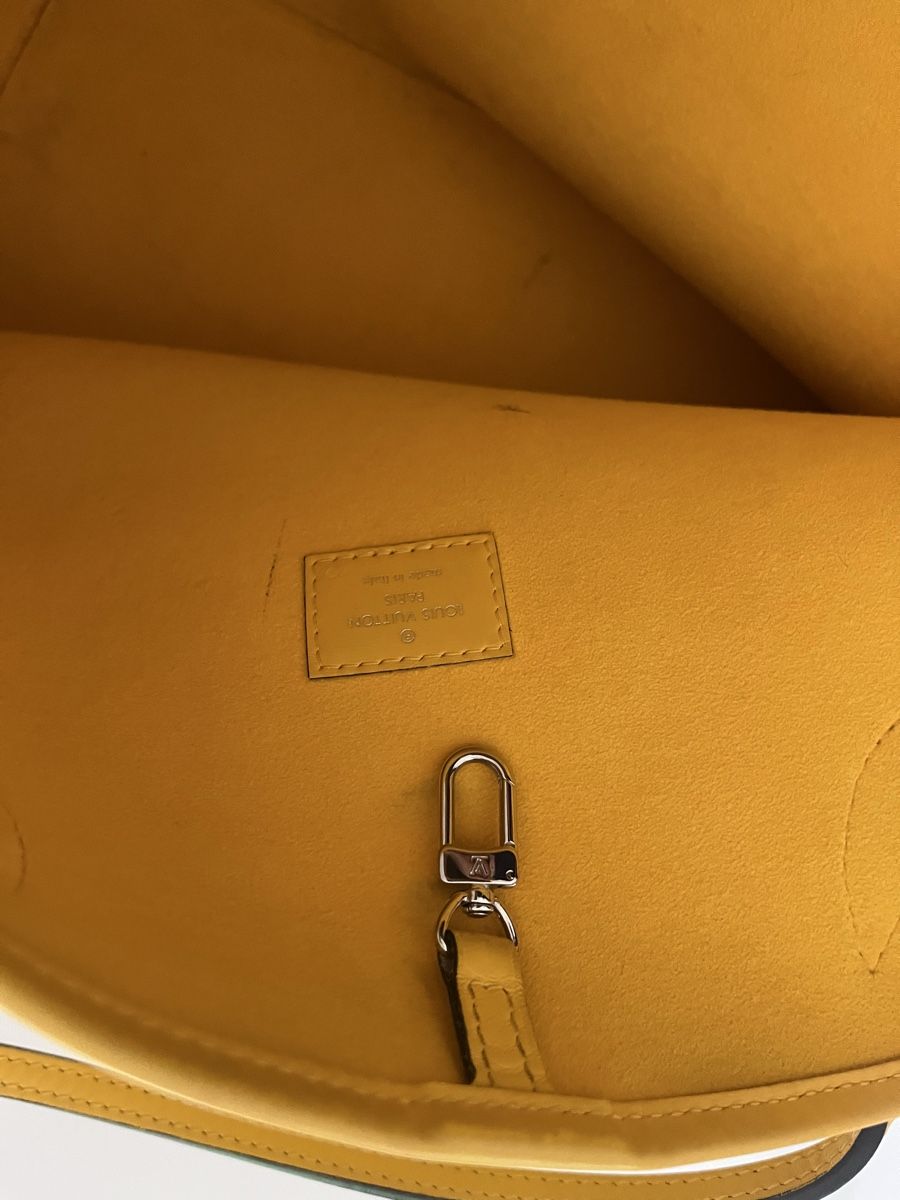 Louis Vuitton Borse da donna: Sac à main LV, cuir épi jaune  – Usato da Bellevue venduto da utilisatratice 4