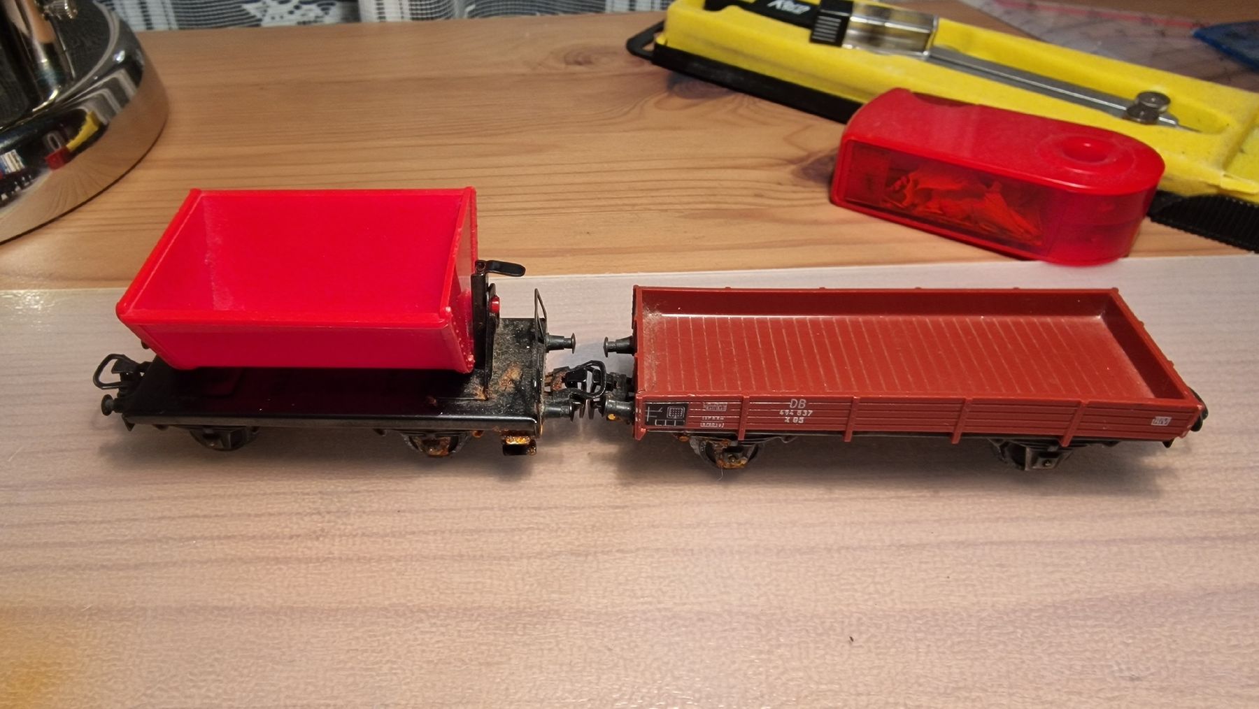 Modellini di ferrovie: 2 Güterwaggons H0 – Usato da staefa venduto da hagenbuch01