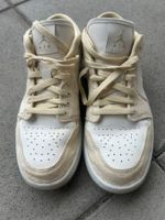 Une paire de basket Nike Air Jordan