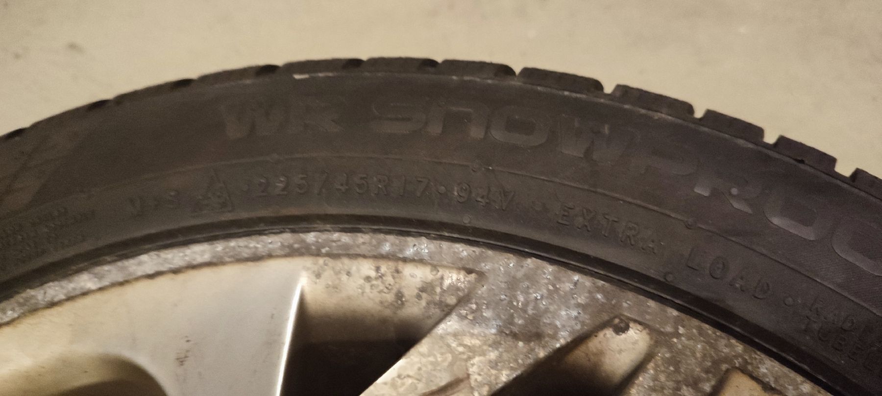 Nokian Pneumatici & Ruote complete: 4 Winterpneu mit Felgen – Usato da Bettwiesen venduto da rgr_7cr6 4