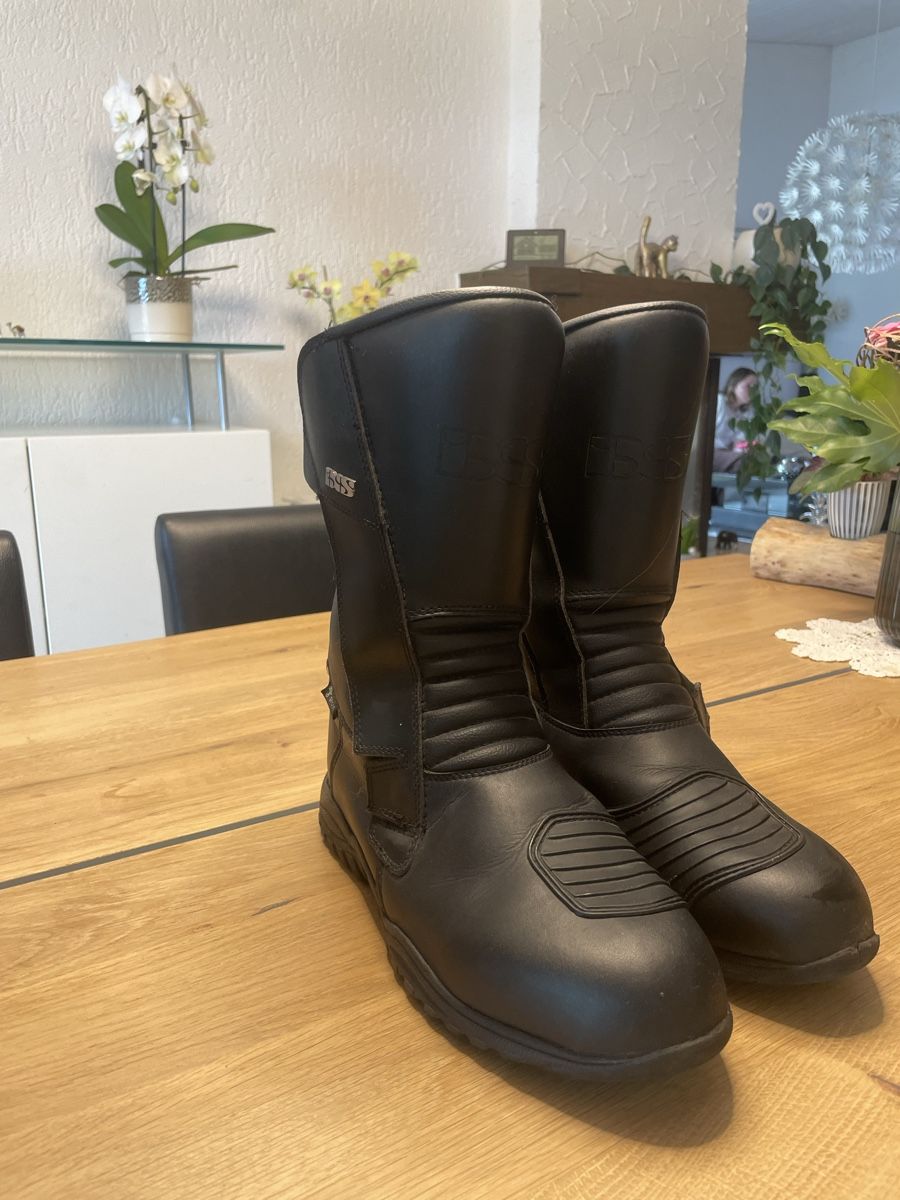 IXS Scarpe da uomo: iXS Motorradstiefel Leder schwarz Grösse 43 – Usato da Lostorf venduto da aar_w8st 2