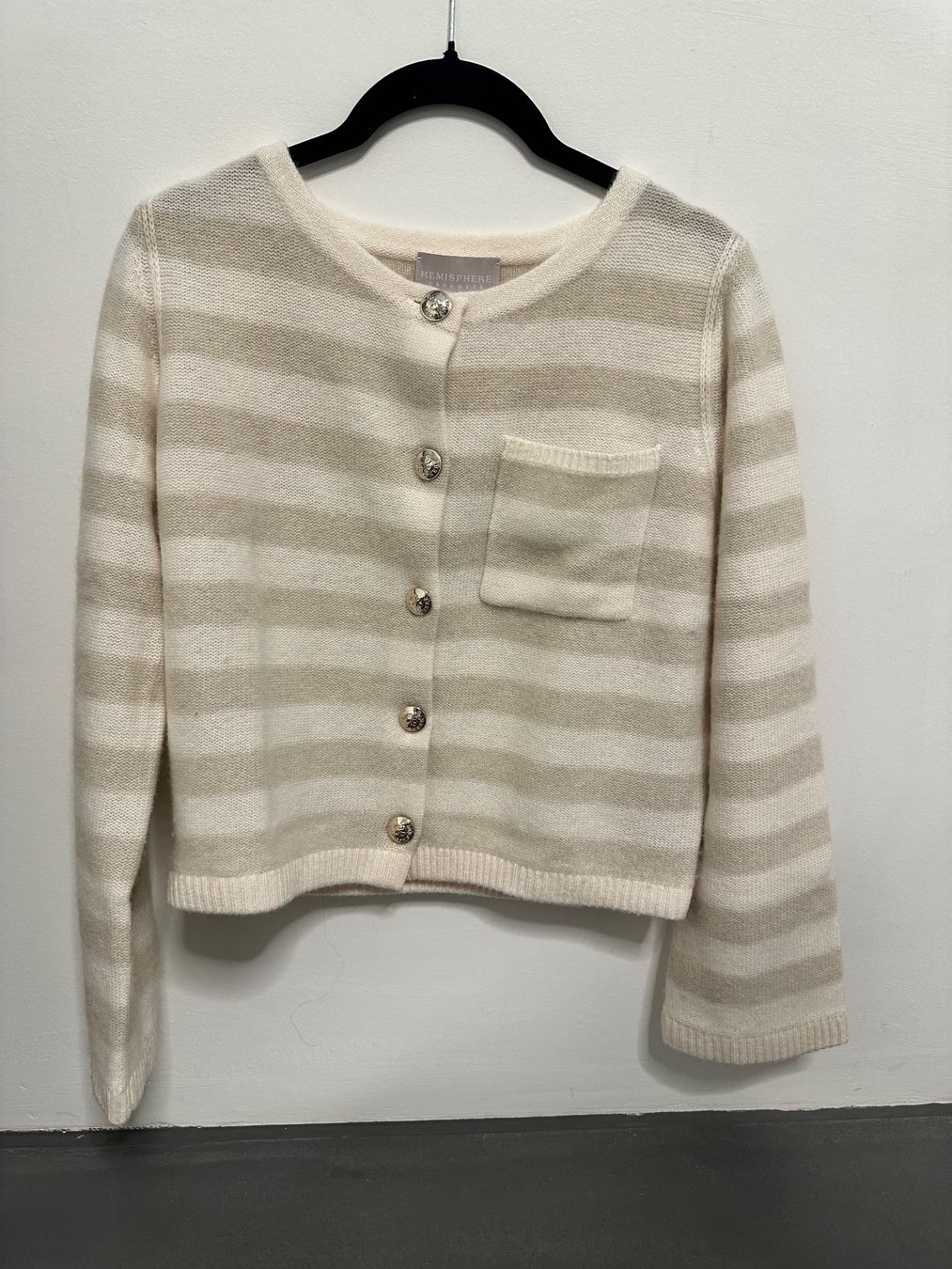 Hemisphere Giacche: Cardigan mit Knöpfen von Hemisphere – Nuovo (secondo la descrizione) da Zufikon venduto da MarijanaB78