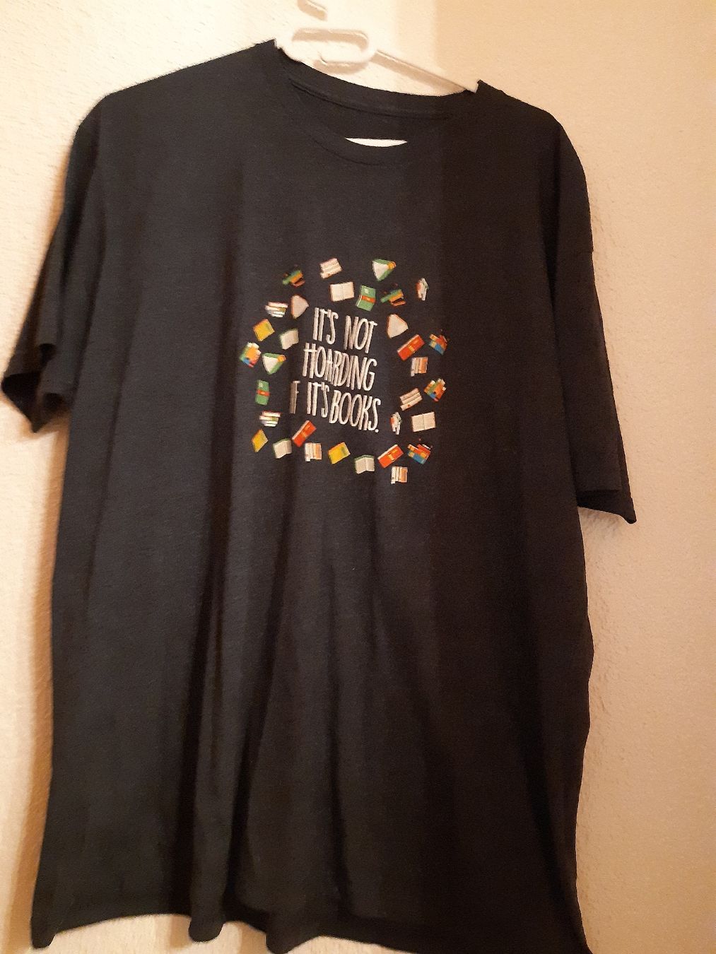 T-shirt: Bücher Tshirt – Usato da Toffen venduto da Gwunderegge77 1