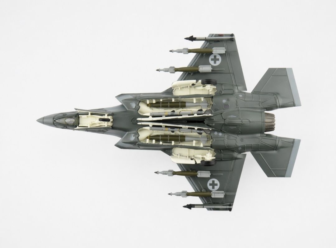 Schweizer Armee Kit di modellismo & Modellini statici: F-35A Lightning Schweizer Luftwaffe 1:72 OVP Standmodell – Nuovo e nell'imballaggio originale da Derendingen venduto da Nellino01 3