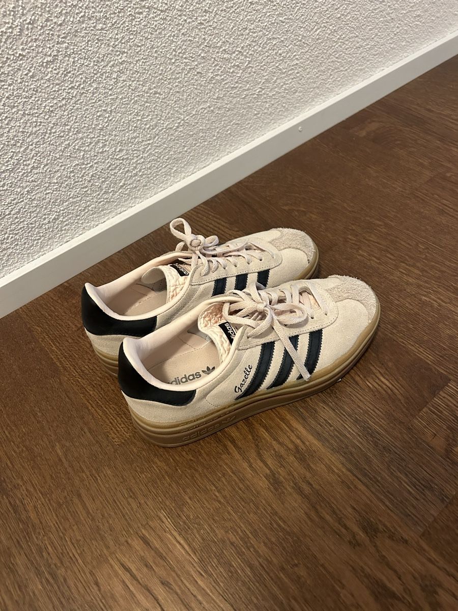 Adidas Scarpe da uomo: Adidas Gazelle rosa / navy – Usato da Kriens venduto da carlaestelladali