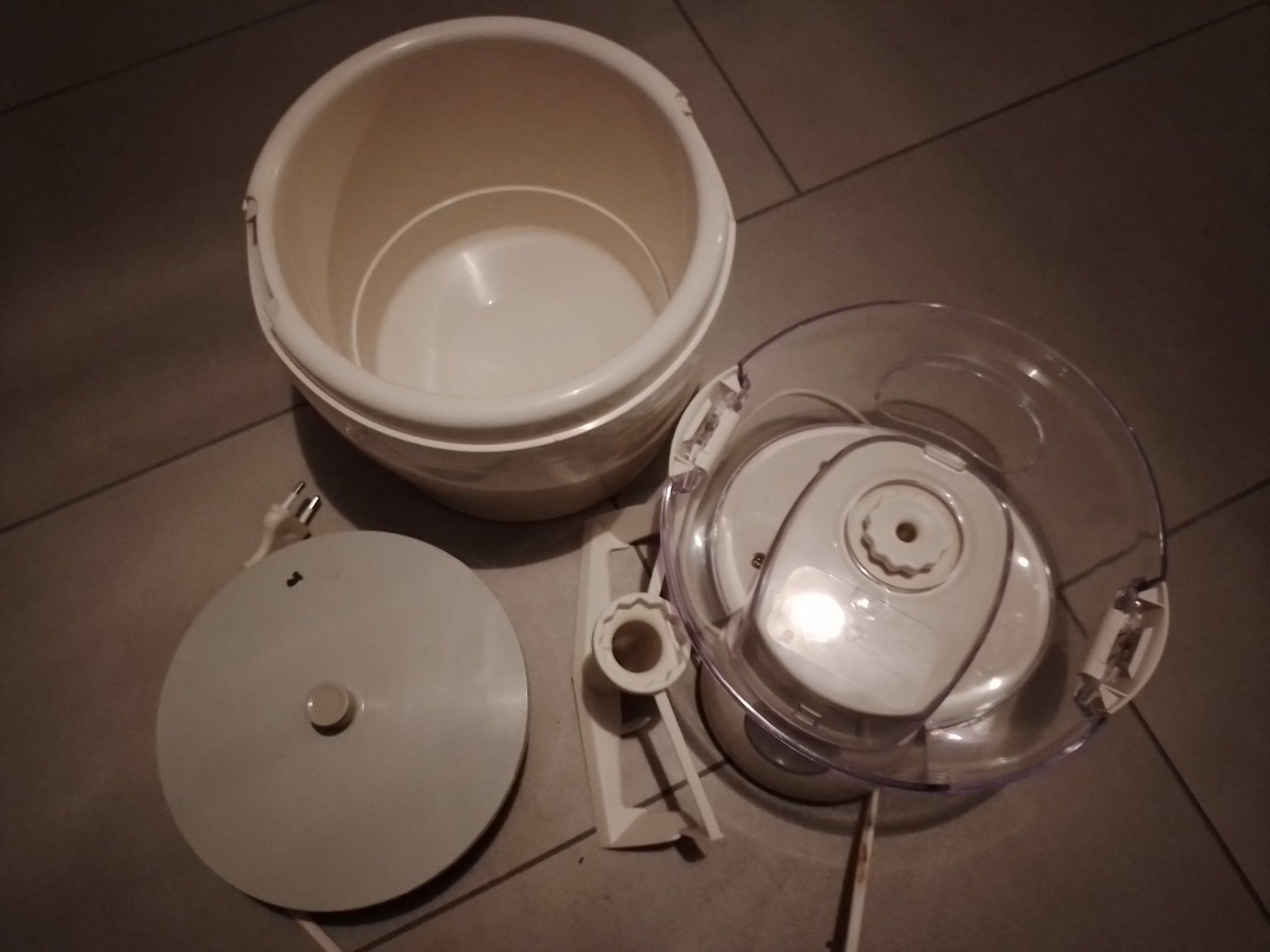 Philips Küchengeräte: Glacemaschine Cucina Philips für Soft- oder Kompakteis – Gebraucht aus Udligenswil von LuziaMaria 2