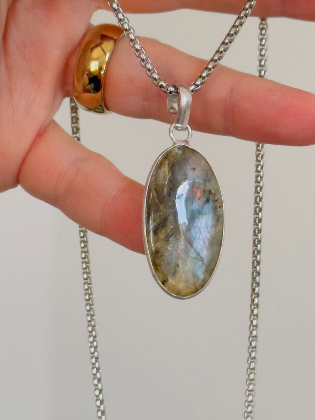 Catenine: Fashionable labradorite necklace – Nuovo e nell'imballaggio originale da Genève venduto da AGBERG