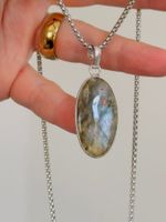 Fashionable labradorite necklace