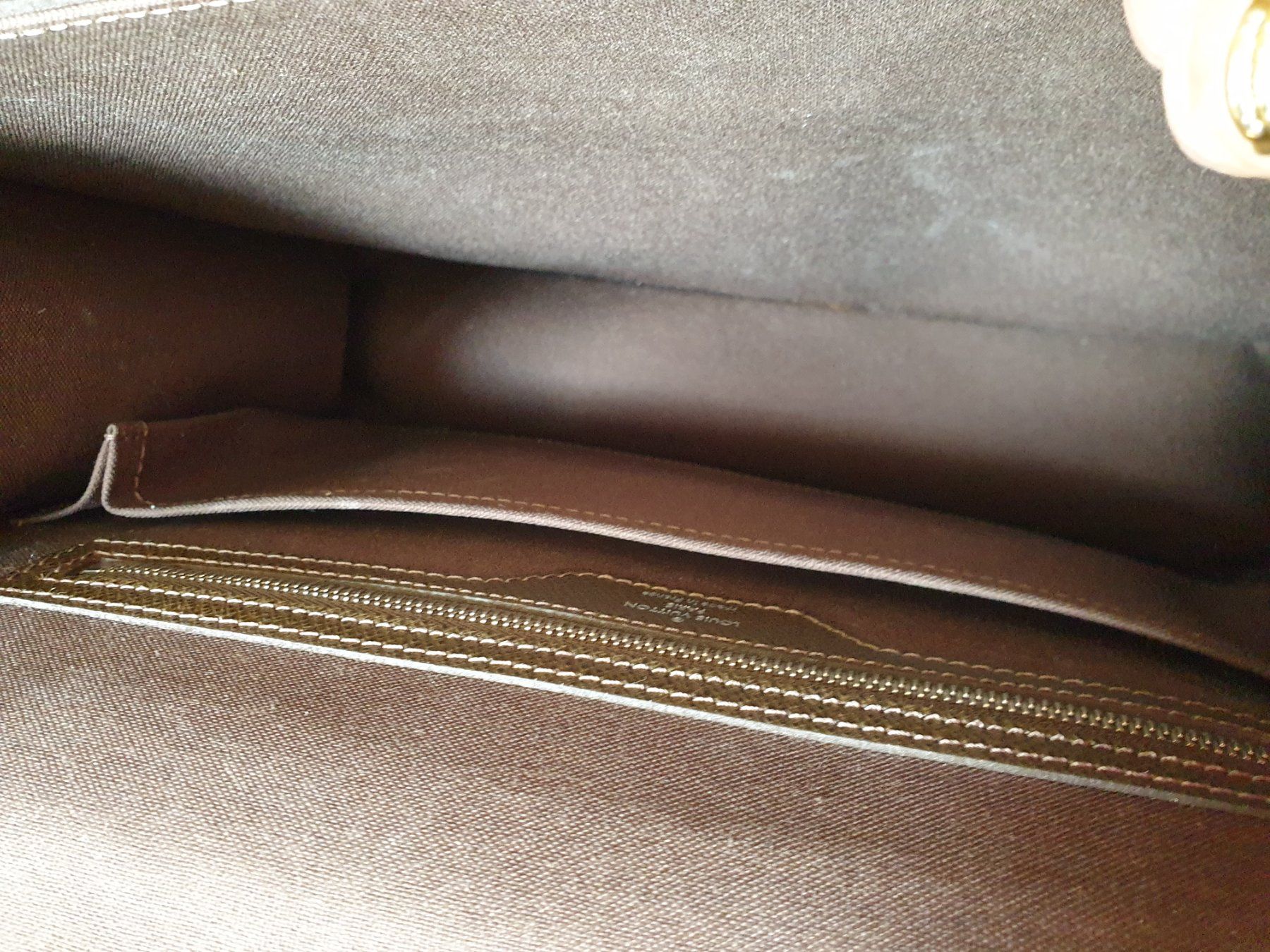 Louis Vuitton Taschen: Louis Vuitton Alexei Messenger Taïga braun – Neu (gemäss Beschreibung) aus Bottmingen von sandy_2 7