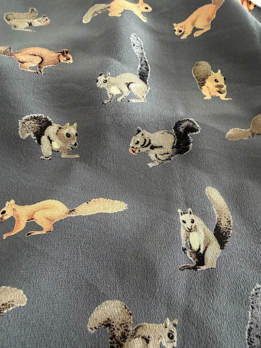 Fabric Frontline Foulards & écharpes: Fabric Frontline Seidenschal – D'occasion à Hedingen par mon_br7r 2