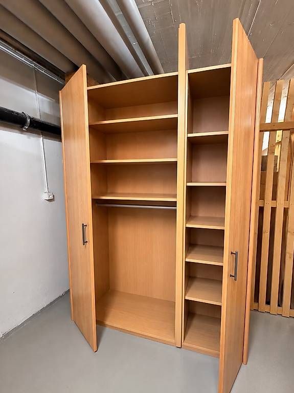 Armoires: Kleiderschrank – D'occasion à St. Gallen par crutz93 2
