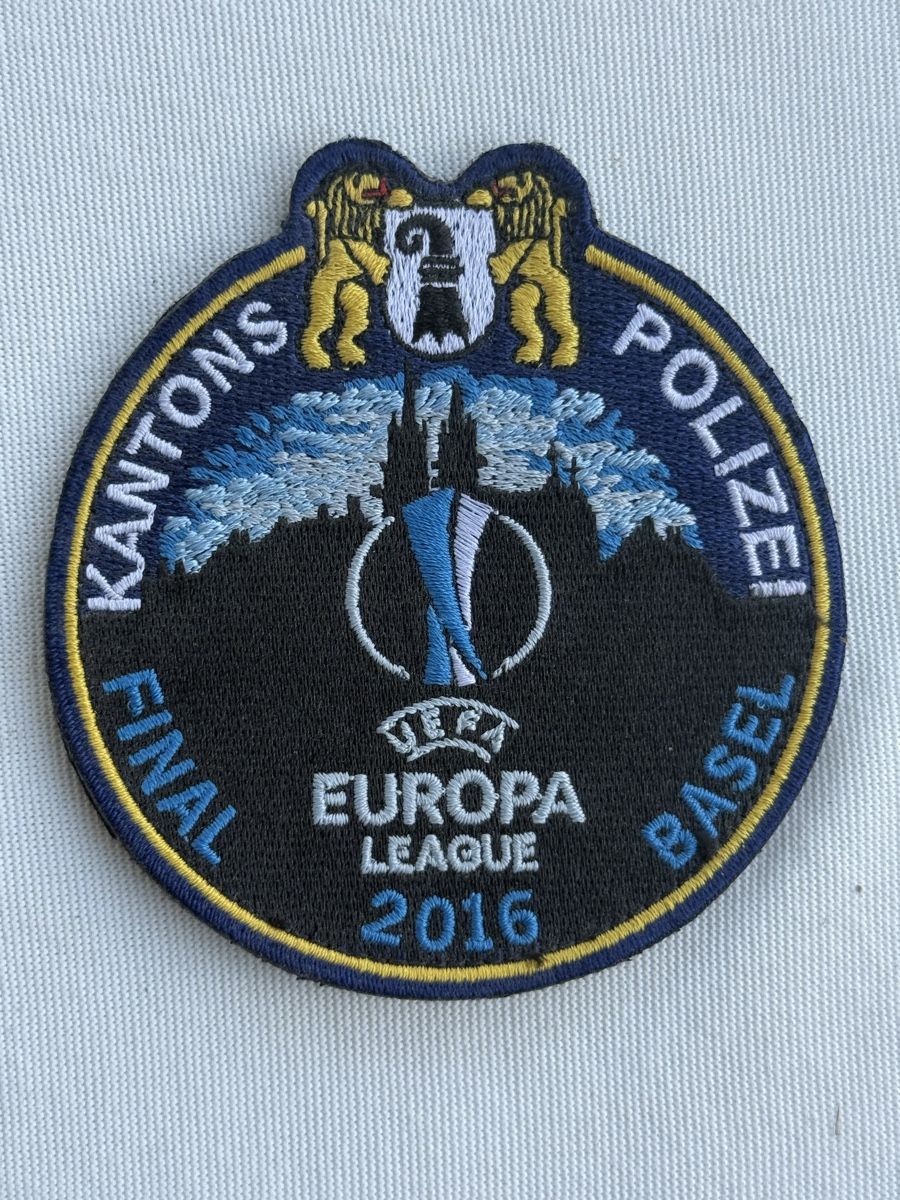 Plaquettes & Badges: Patch Polizei Basel Europa League Final 2016 – D'occasion à Sisseln AG par Daeha1