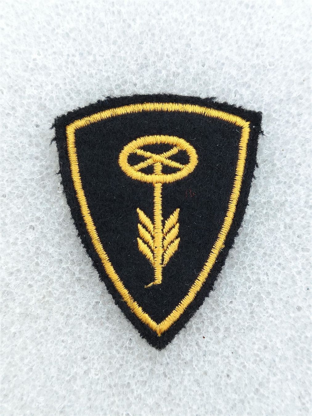 Placchette & Badge: Abzeichen Motorfahrer Ord. 95 Variante 6 – Usato da Bauma venduto da SwissMilitaria
