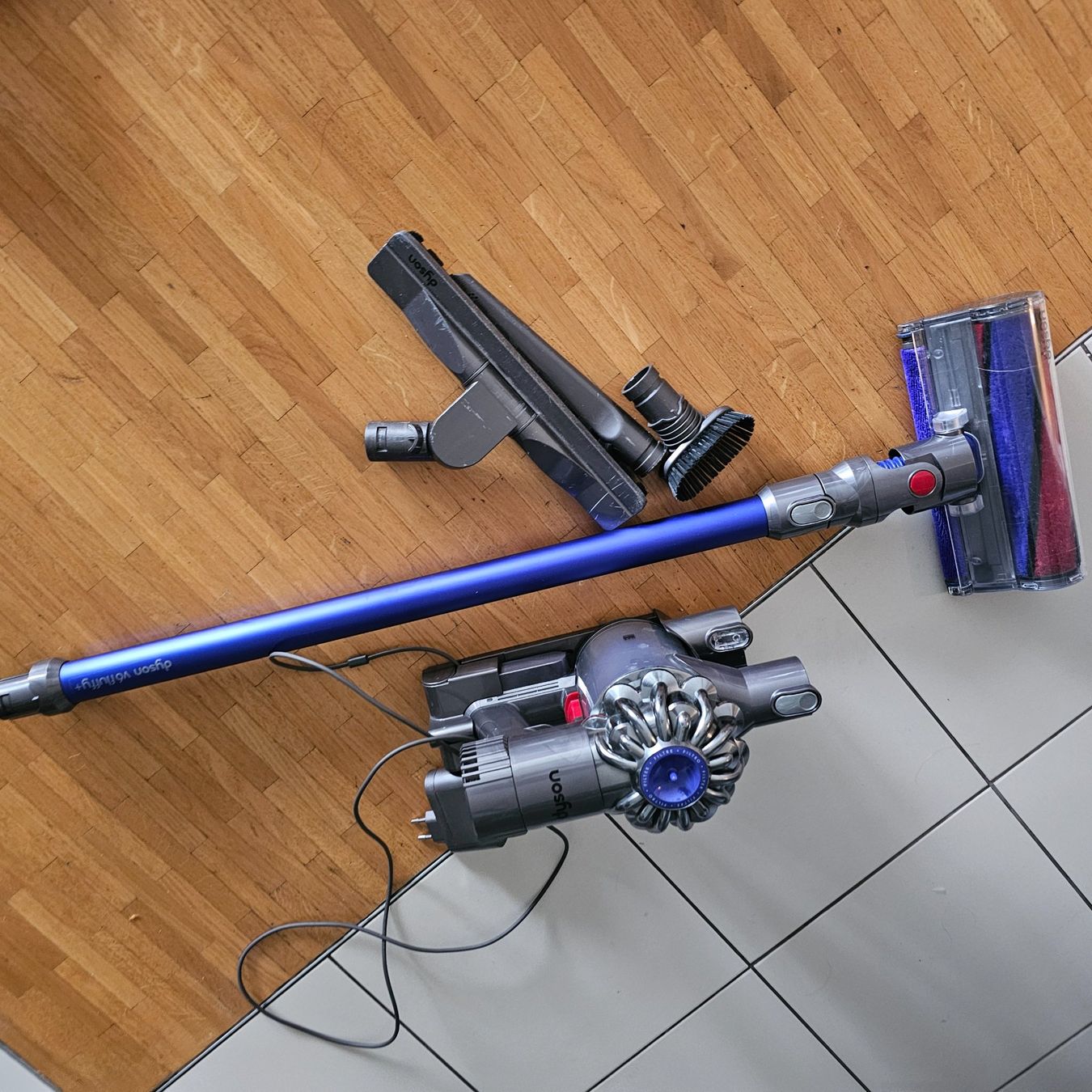 Dyson Aspirapolveri & Accessori: Dyson v6 – Usato da Plan les Ouates venduto da Ana_s21 2