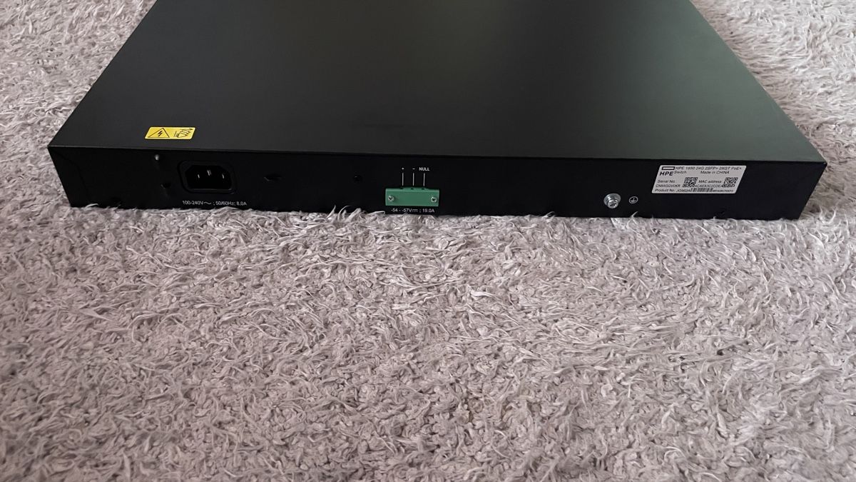Hewlett Packard Hub & Switch: HPE OfficeConnect 1950 Series Switch – Usato da Ramlinsburg venduto da Meeliinaa 5