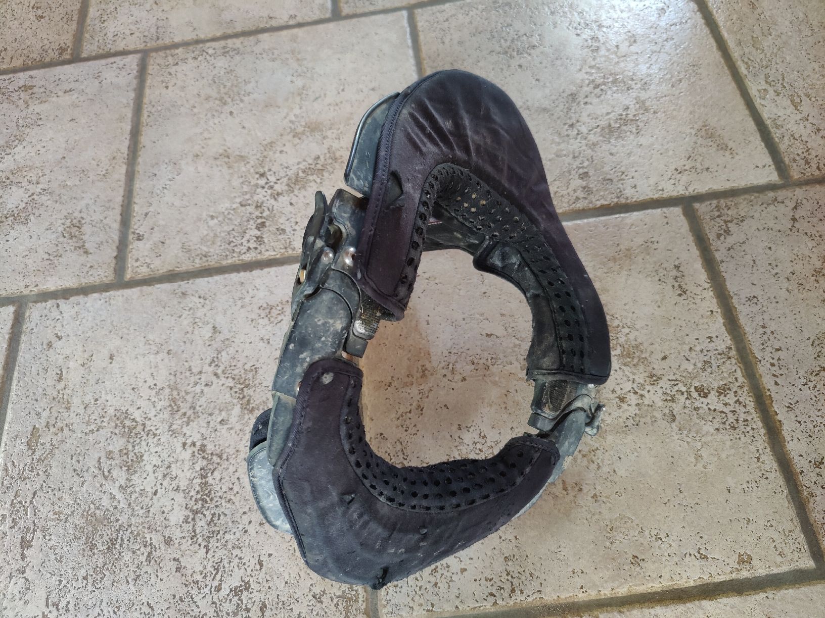 Protezioni & Imbottiture: Neckbrace Genickschutz Nackenschutz – Usato da Triengen venduto da Motocrossrider 2