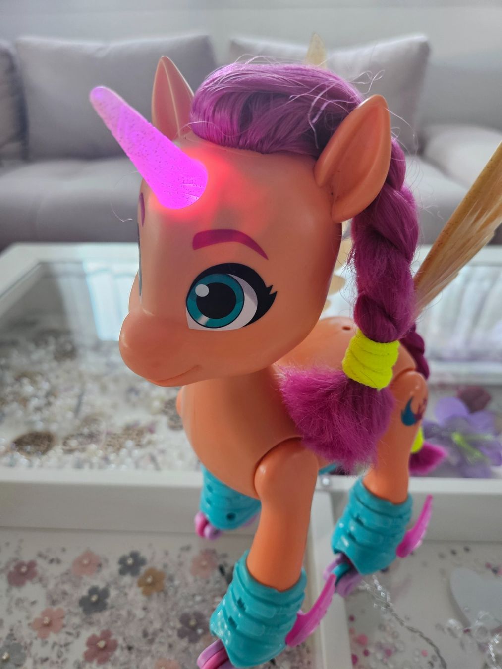 Hasbro Giocattoli: Hasbro A New Generation Sunny Starscout Inline – Usato da Unterägeri venduto da Sleepbear 3