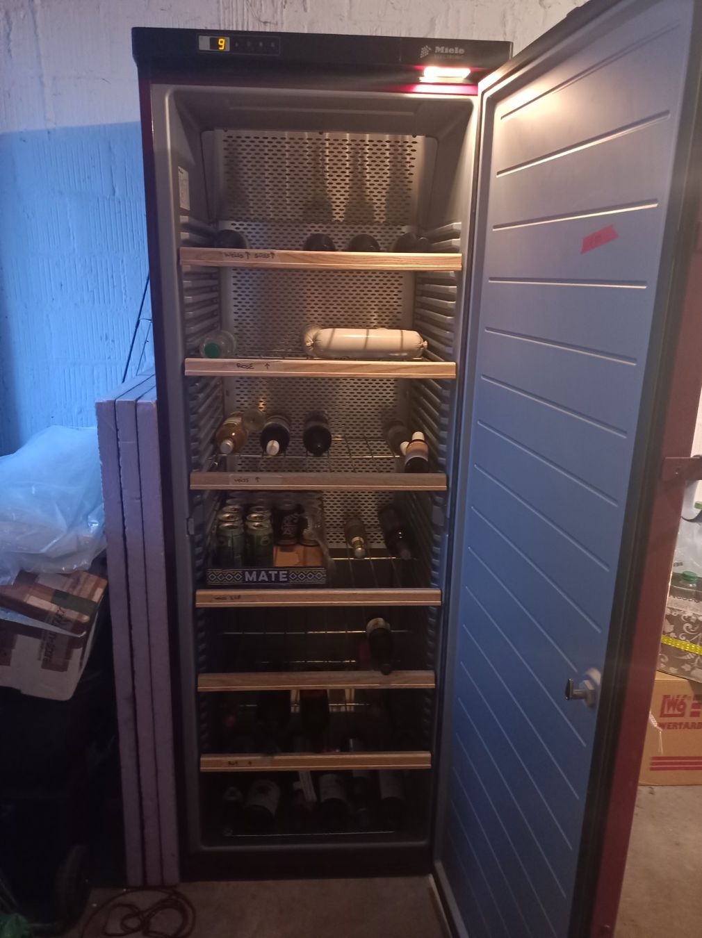 Miele Réfrigérateurs: Weinlagerschrank – D'occasion à Mettmenstetten par Motoro66 3
