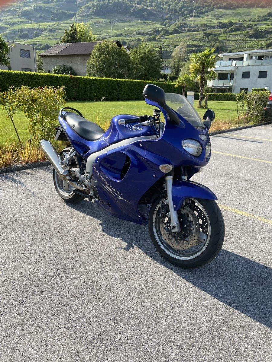 Triumph Route: Triumph 955i Sprint ST – D'occasion à Vétroz par fre_b2fh 1