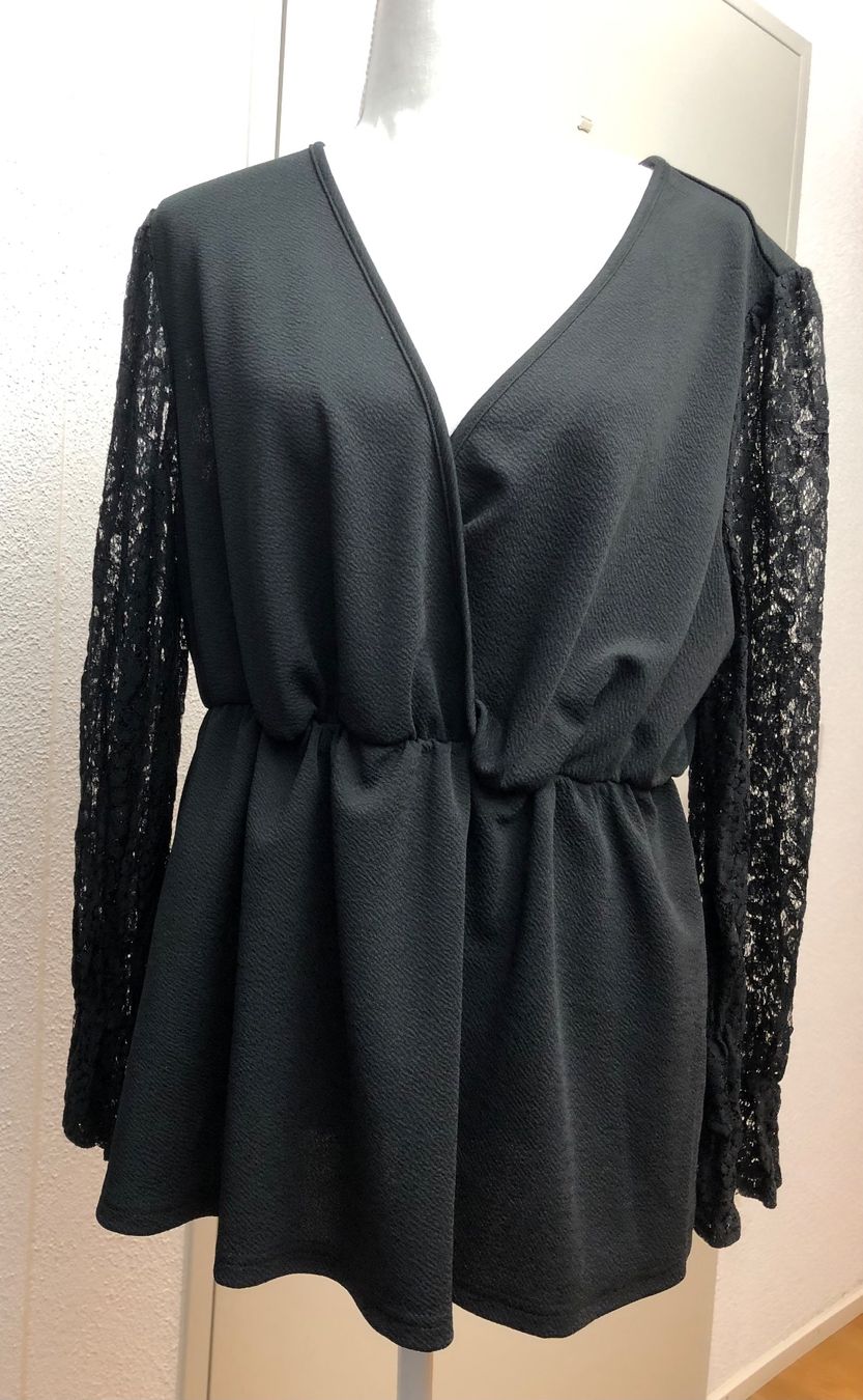 Shein Camicette: Bluse Curve, schwarz, Gr. 0XL – Usato da Wallisellen venduto da watcher01