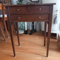 ANTIKES JUGENSTIL BEISTELLTISCHLI