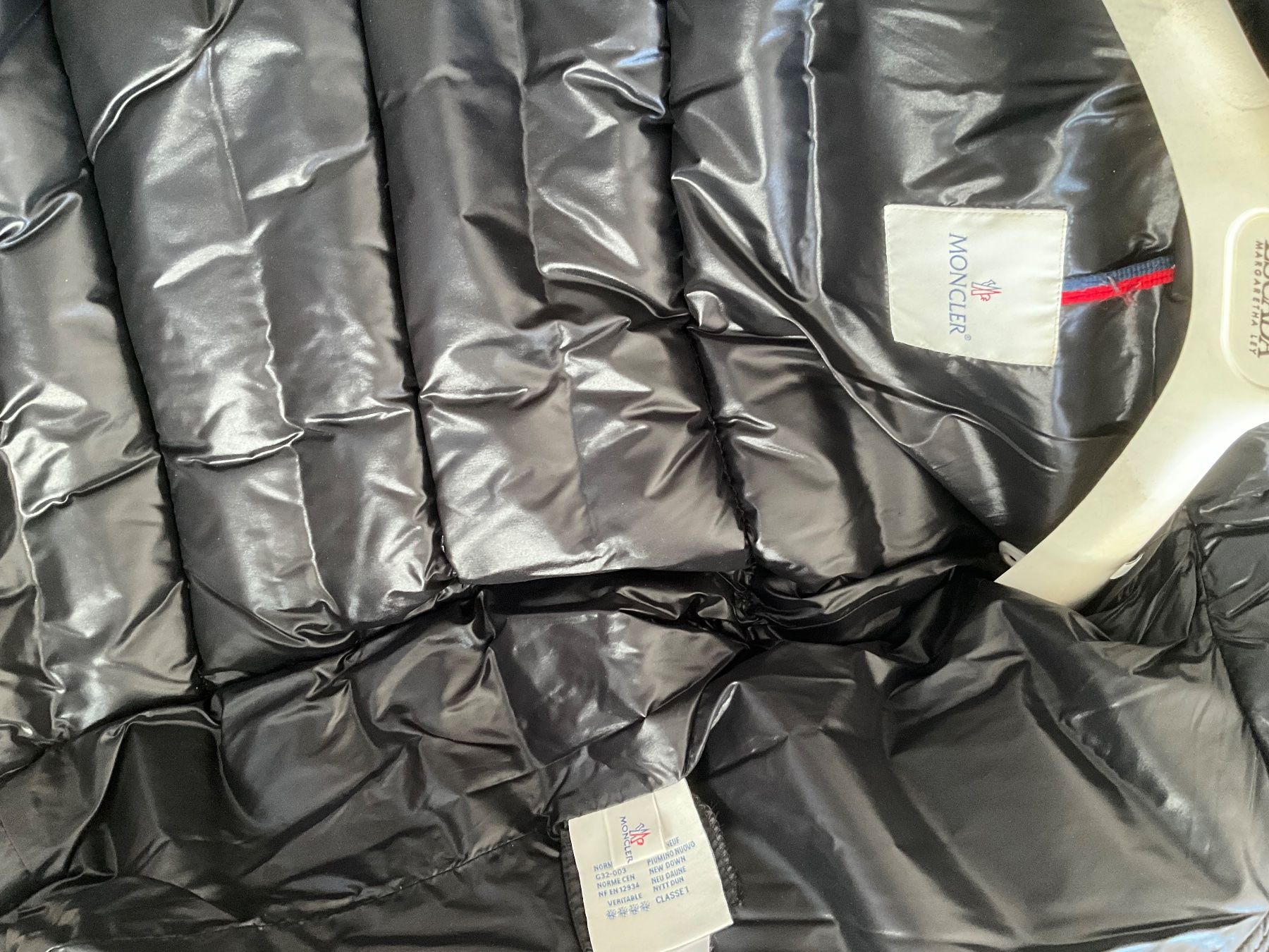Moncler Jacken: Authentique Doudoune Moncler – Gebraucht aus Vich von babou1972 2
