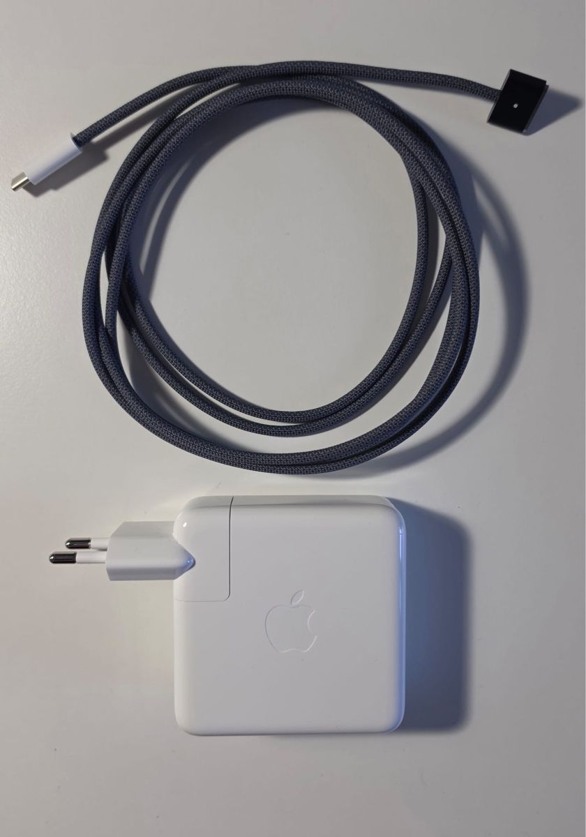 Apple Caricabatterie: APPLE 67W USB-C ADAPTER MIT KABEL MAGSAFE (2M) – Nuovo (secondo la descrizione) da Wettingen venduto da leo_5h6v