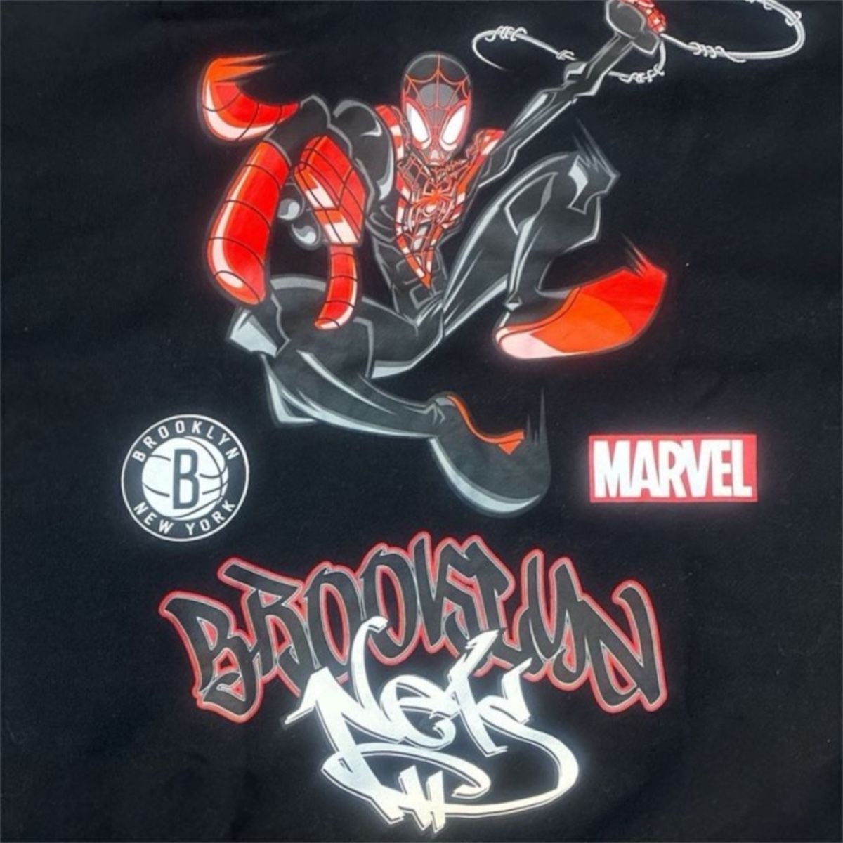 Pullover & Sweatshirts: SWEAT À CAPUCHE MARVEL BROOKLYN NETS – Neu (gemäss Beschreibung) aus Lausanne von mar_6snp 2