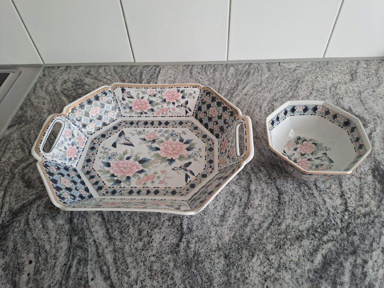 Schalen: Schale mit Blumen und Vögeln, 2-teilig – Gebraucht aus Rickenbach LU von bishiida