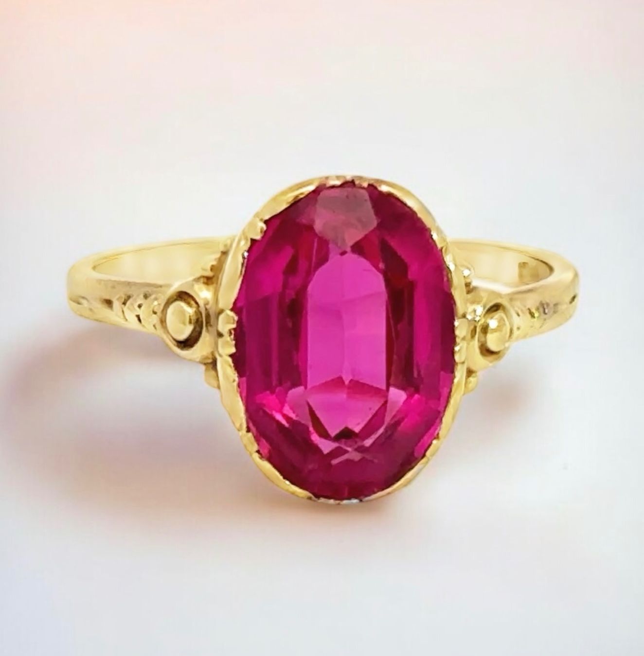 Anelli: Sale!Antik Gold Ring mit ca. 4.5ct. Synth Rubin – Usato da Embrach venduto da marufa 1
