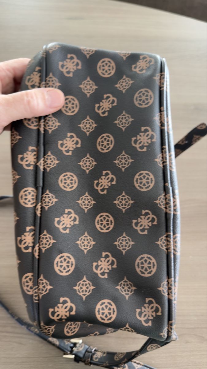 Guess Zaini: Sac à dos Guess – Usato da Fey venduto da trips.68 8