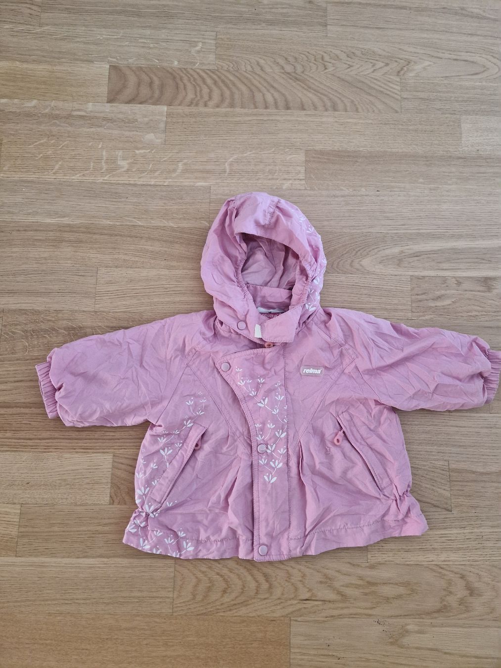 Reima Giacche & Cappotti: Herbstjacke Reima Pink mit Blumen – Usato da Basel venduto da Alekto