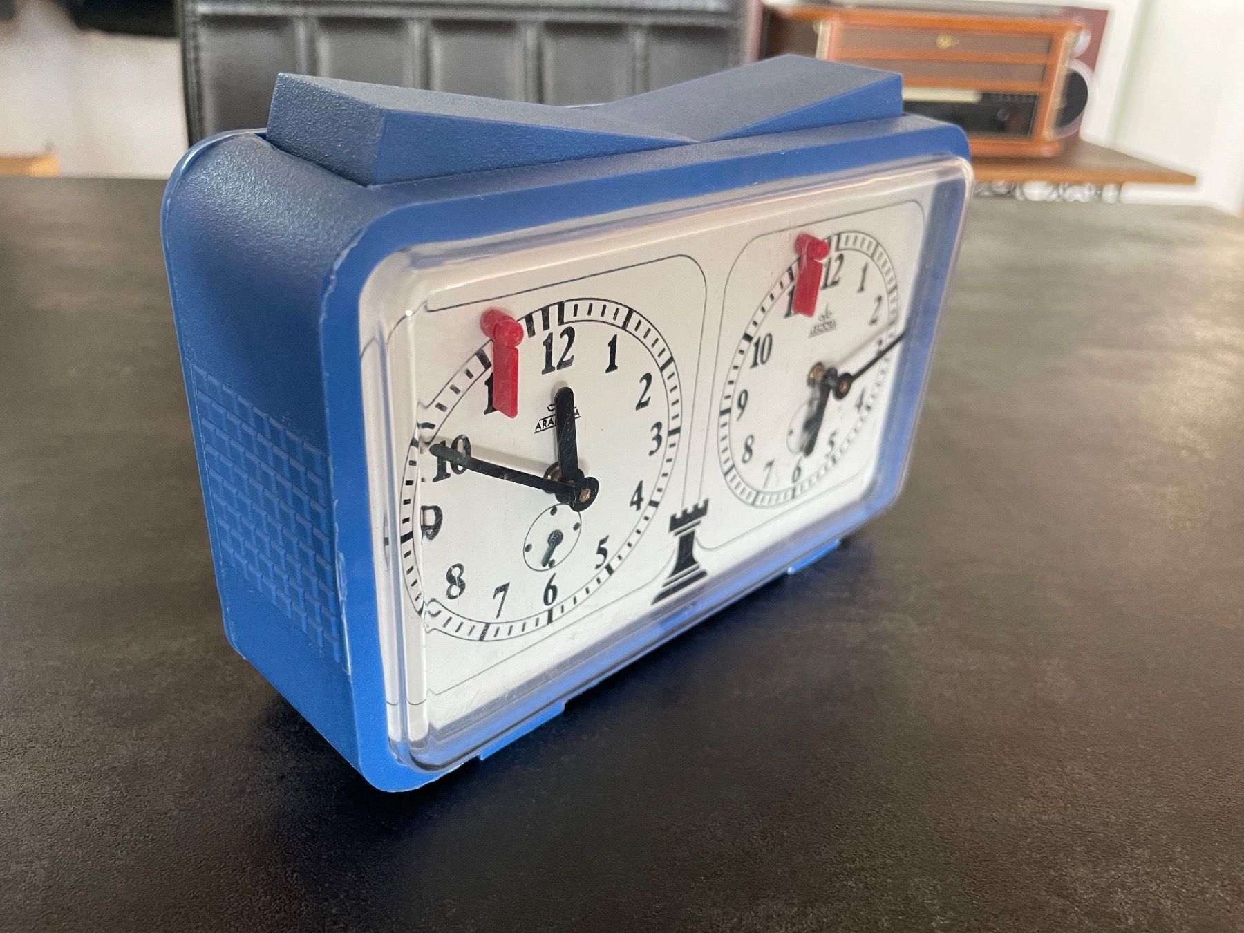 Stand- & Wanduhren: Horloge d’Echecs Vintage Aradora – Gebraucht aus Vallamand von Bricbracbroc82 1