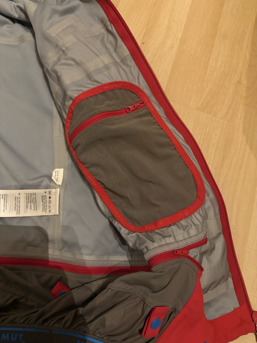 Mammut Giacche: Mammut Winterjacke Drytech mit Schneefang Gr. S – Usato da Chur venduto da lar_6zsy 4