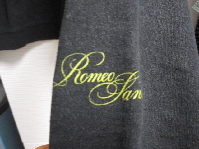 Maglioni & Felpe: Pullover von Romeo Santos – Usato da Ehrendingen venduto da spanky11 2