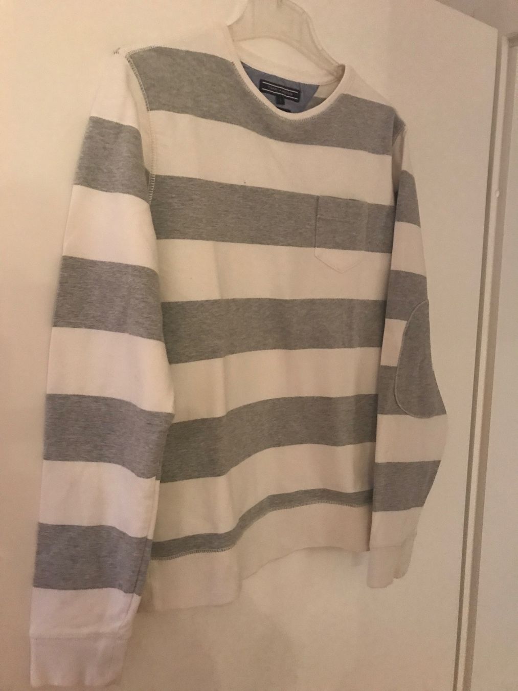 Tommy Hilfiger Maglioni & Felpe: Pullover Tommy Hilfiger, S, weiss/grau gestreift – Usato da Luzern venduto da Hans1937