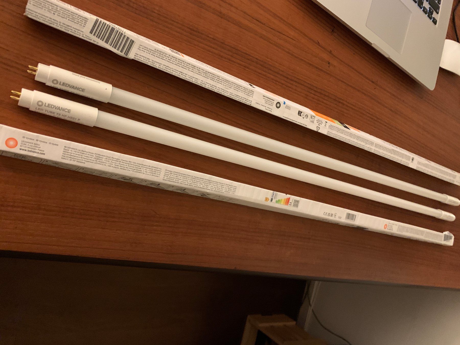 Lampade: 2 Led Röhren T5, 859 mm – Usato da Cham venduto da hemst