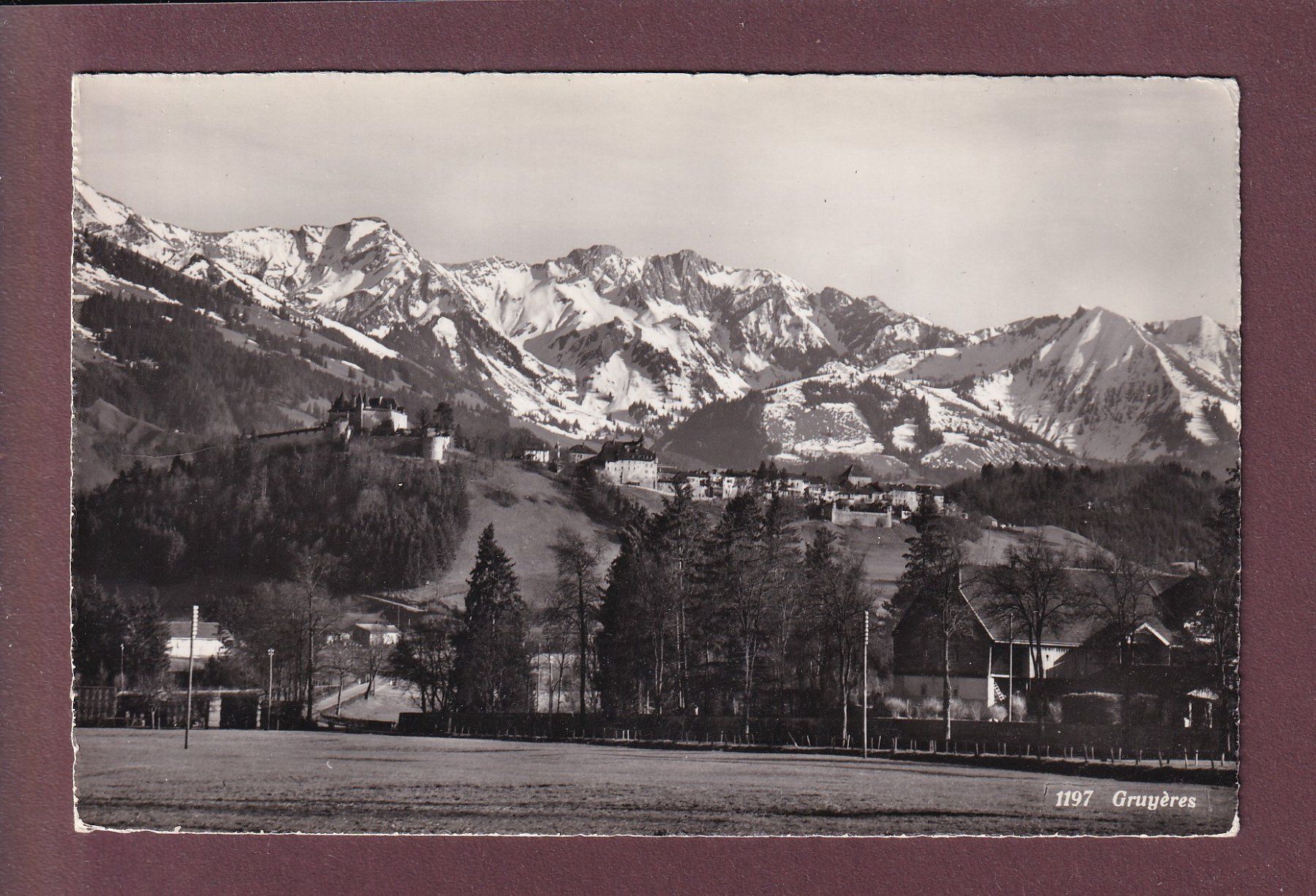 Cartes postales: GRUYERES - Vue générale – D'occasion à Pully par nicecards