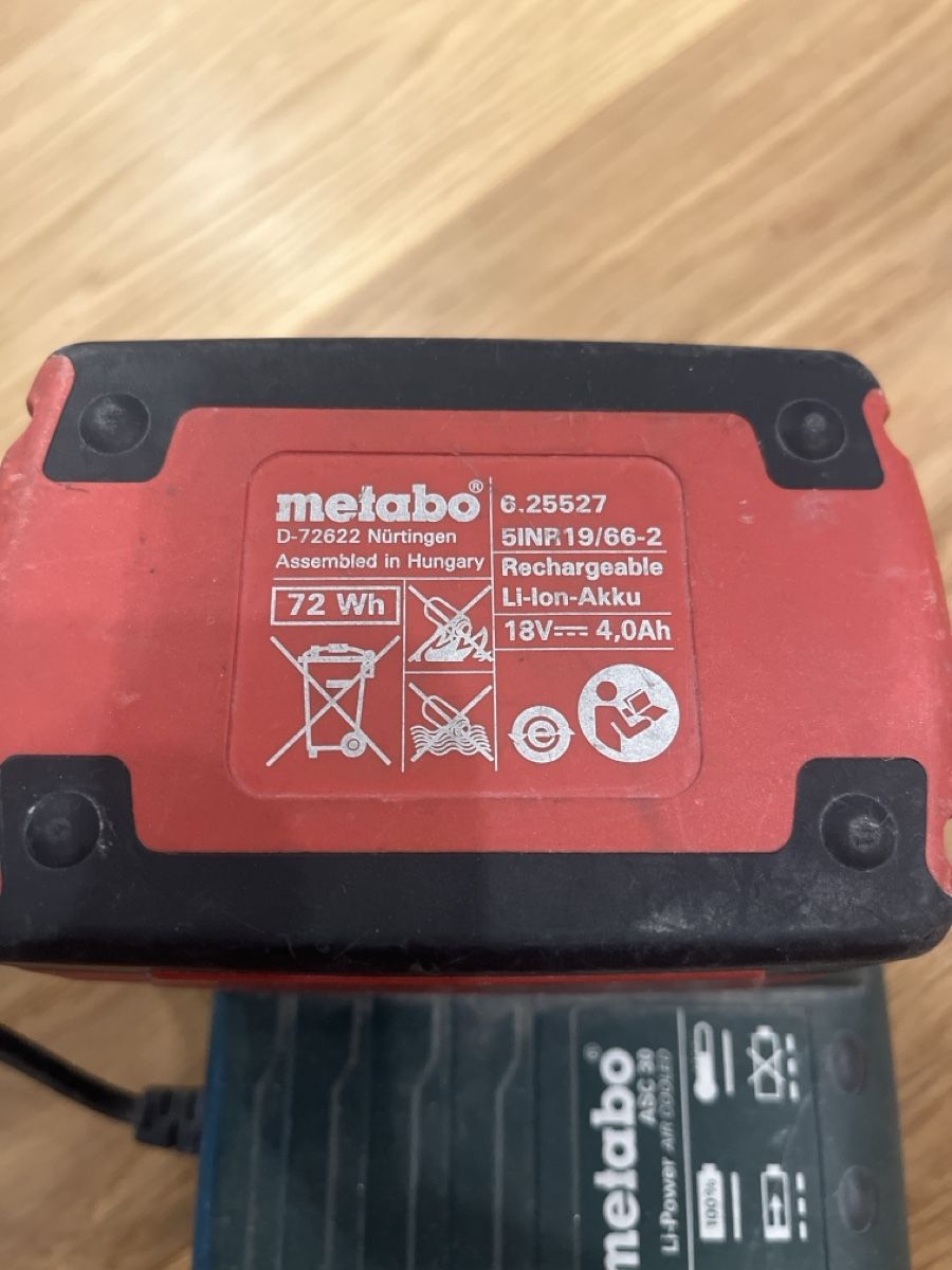 Metabo Caricatori & Batterie: METABO ASC30 Werkzeugakku – Usato da Schindellegi venduto da Zurpan 2