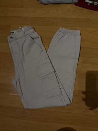 Pantalon cargo beige taille 36 bon état