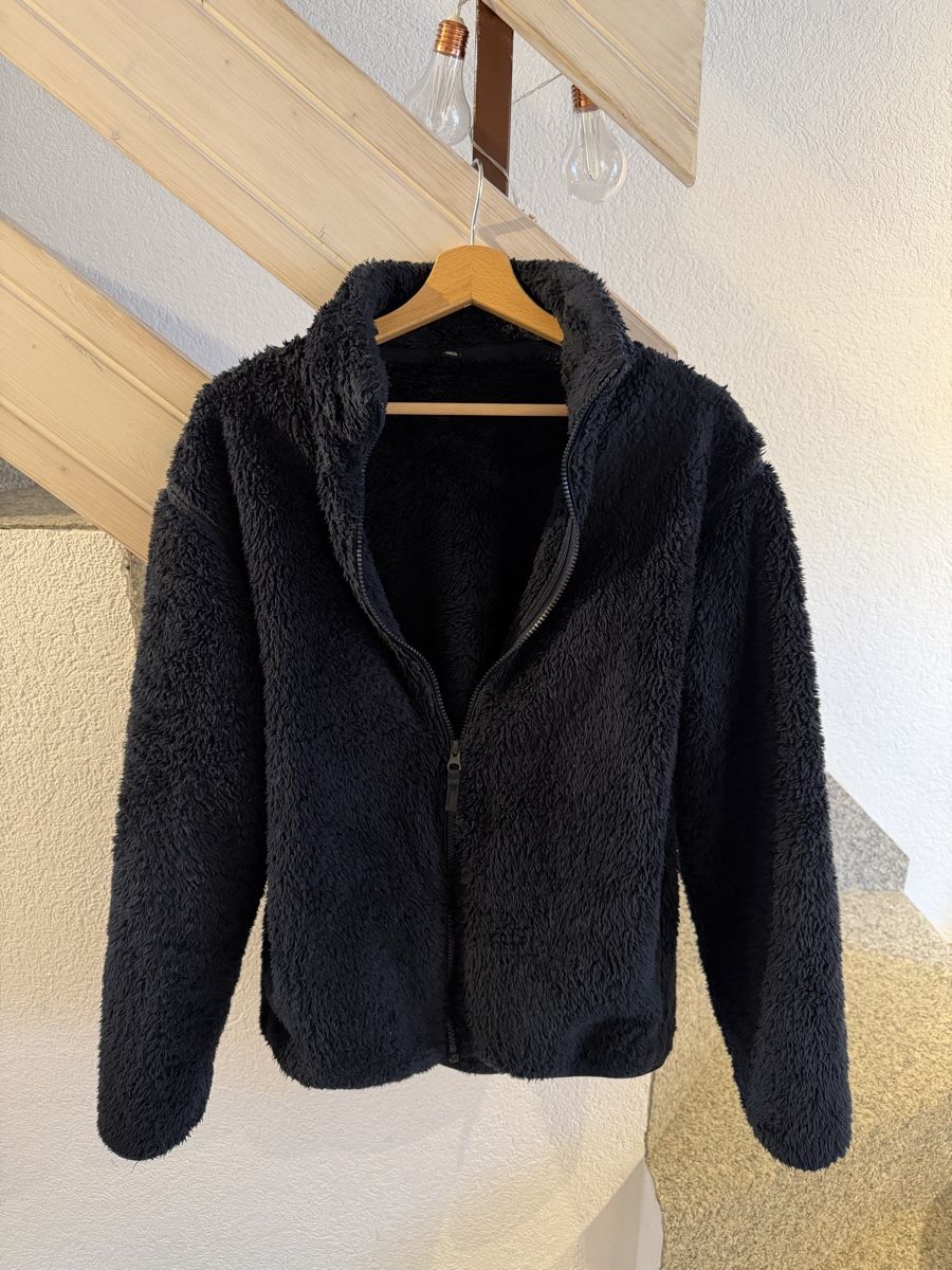 Uniqlo Jacken: Polaire bleue marine – Gebraucht aus Nyon von ine_m57q