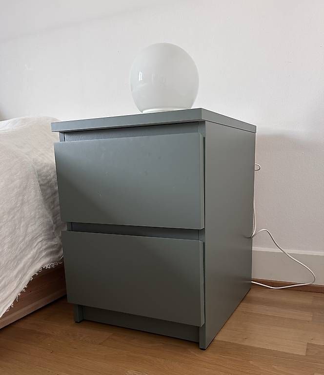 Comodini: Toller Ikea Nachttisch, graugrün – Usato da Solothurn venduto da laau1997 1