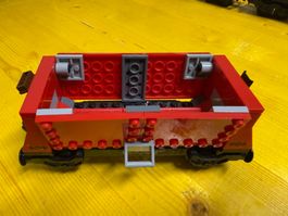 LEGO roter Kohlewagen