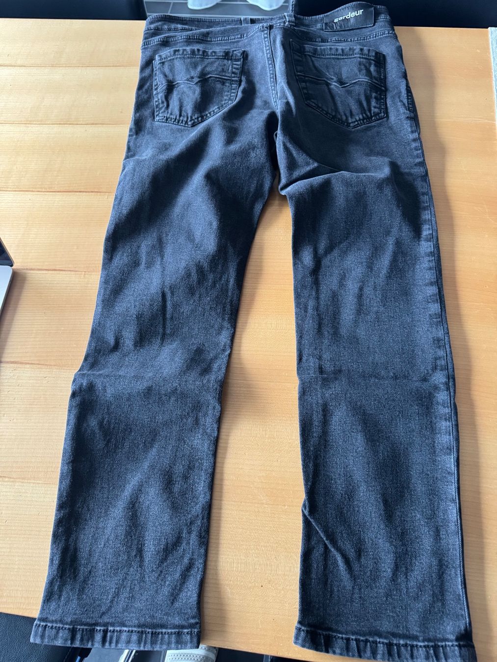 Jeans: Jeans – Gebraucht aus 6315 Oberägeri von jud_mzd5