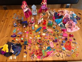 Zubehör, Möbel, Kleider, Schuhe für Barbie, Ken und Kinder